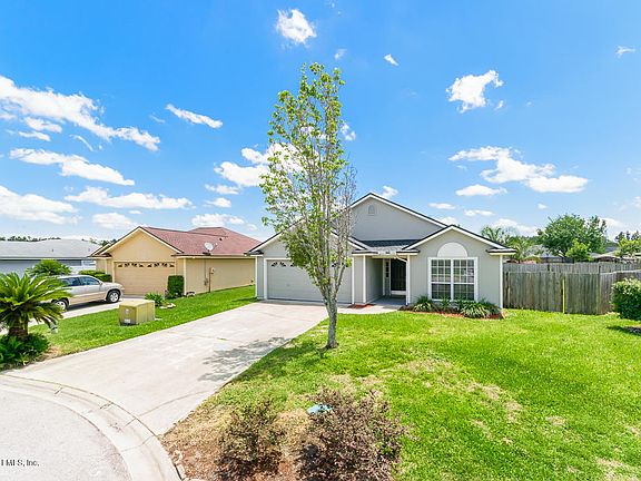 2nd image of 2469 Cool Springs Dr S