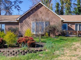 1611 Cedarlimb Ct, Winston Salem, NC 27127