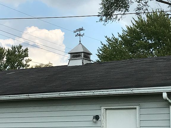 5th image of 810 W Harrison St