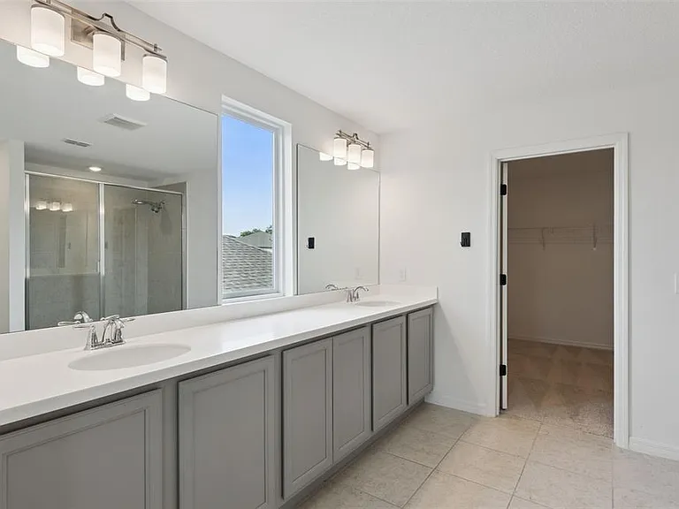 756 Steerview St — Photo 21