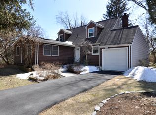35 Wildwood Ln, Ardsley, NY 10502