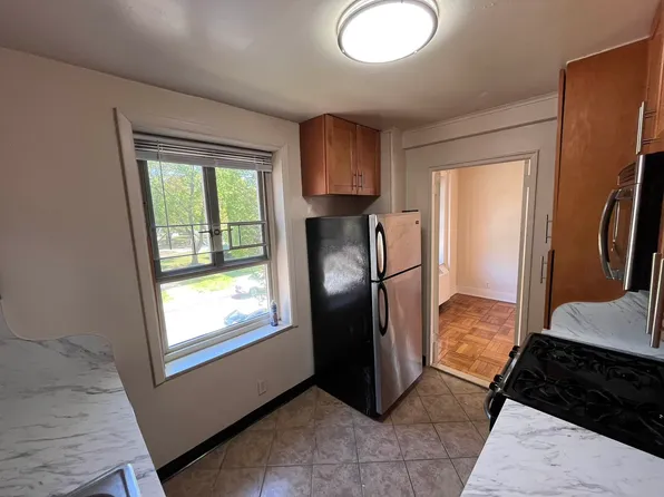 196-52 67th Avenue 6 image 3 of 7