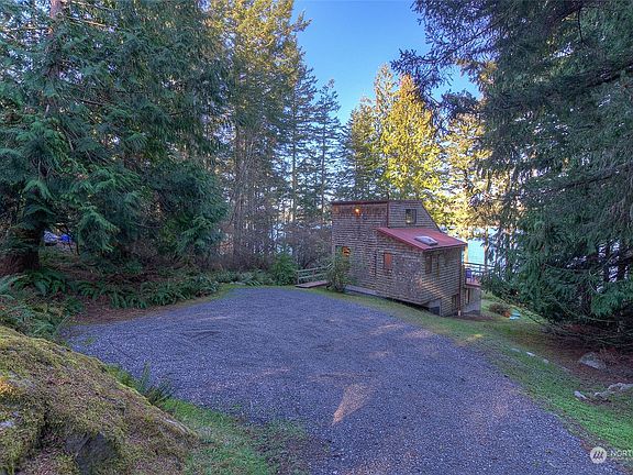 5th image of 329 Snug Harbor Drive