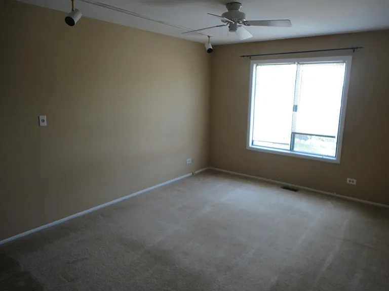 366 Washington Ct — Photo 8