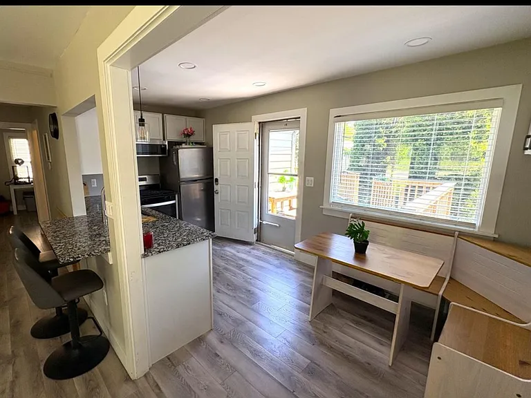 4014 Linwood Ave — Photo 4