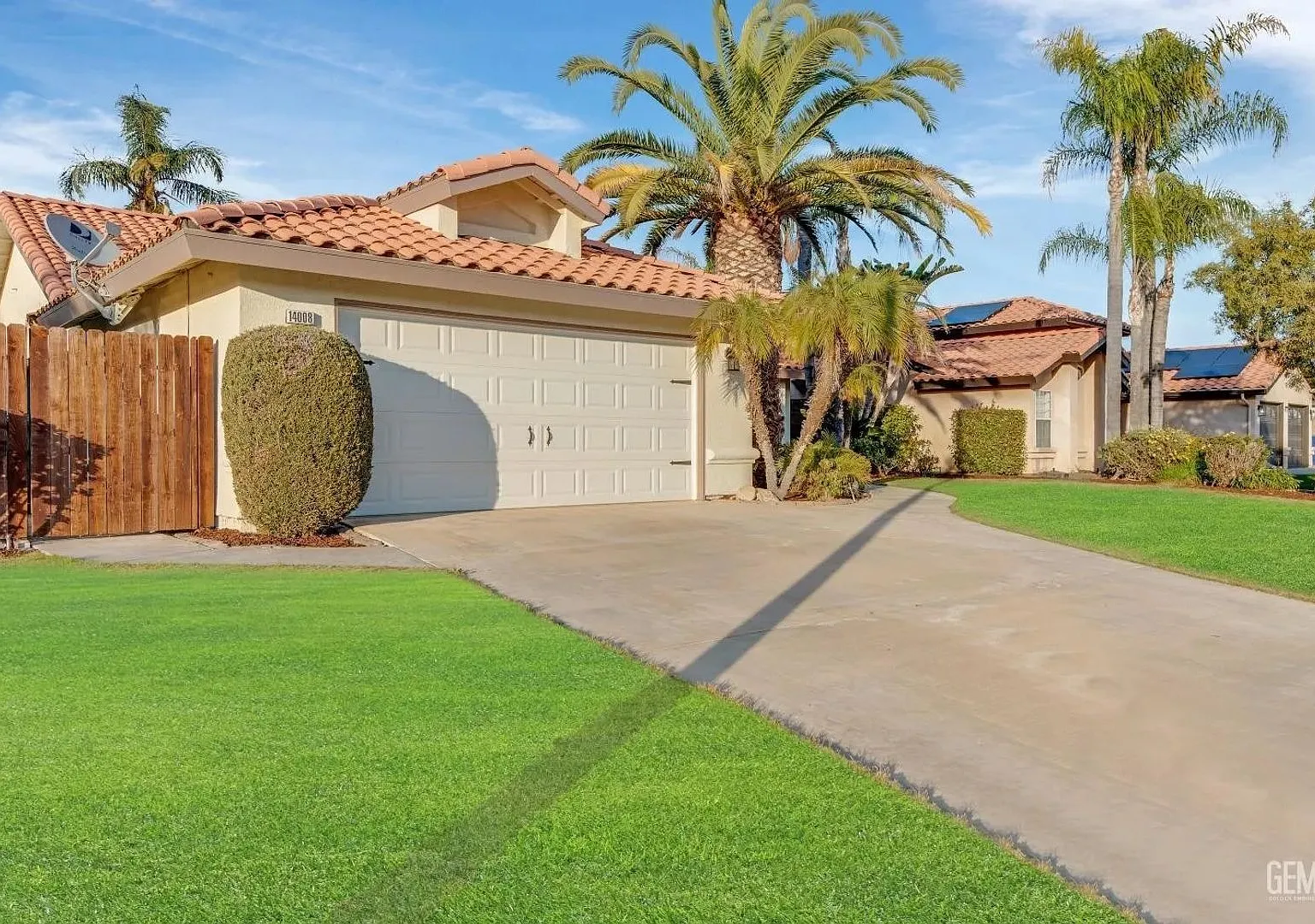 14004 Las Entradas - Gorgeous NW remodeled home with POOL and SPA. Remodeled with putting green a... — Photo 3
