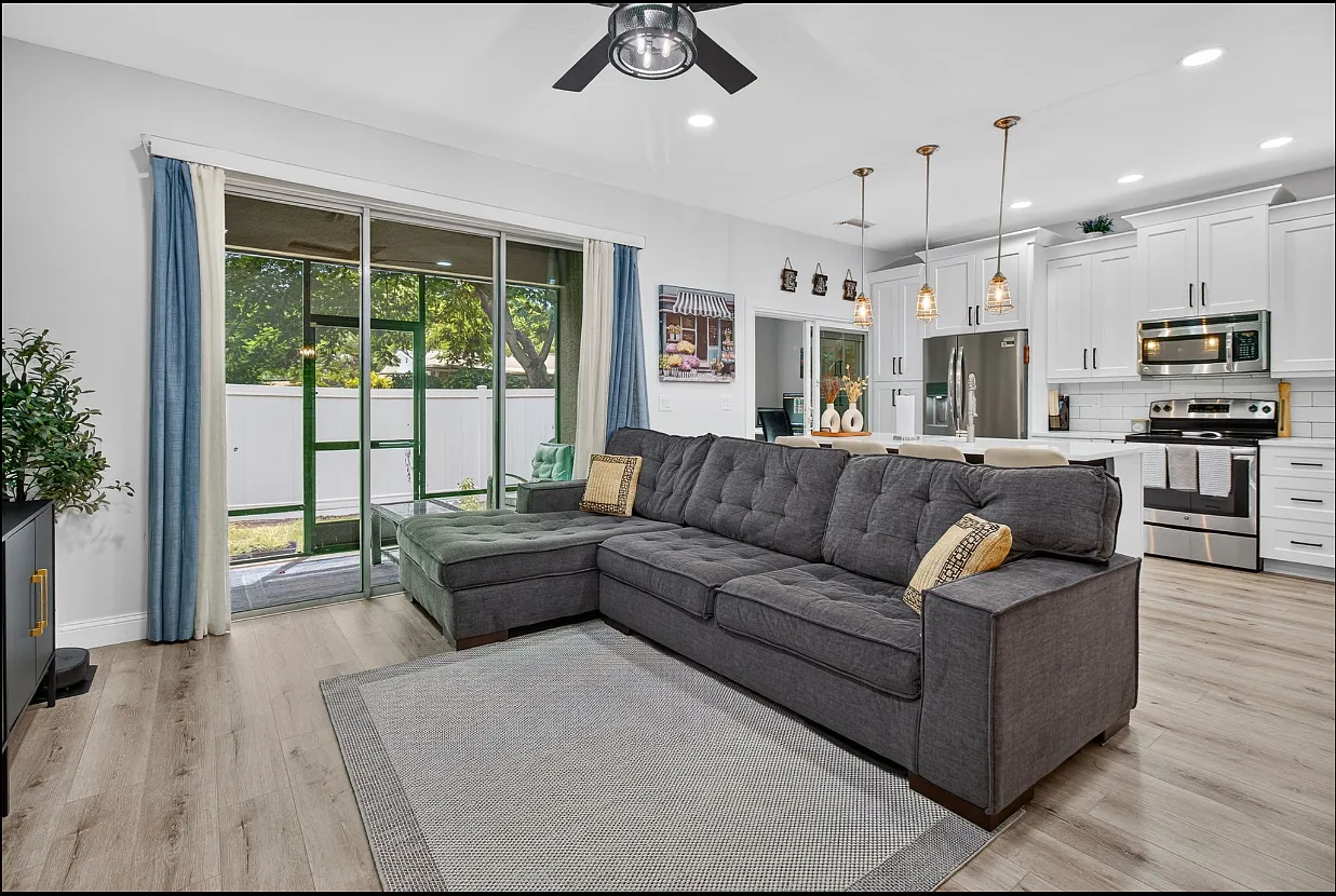 3 bed, 2.5 bath, 1870 sqft, $2,975 — Photo 3