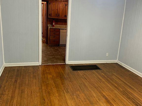 4th image of 117 Shadowmoor Dr APT B