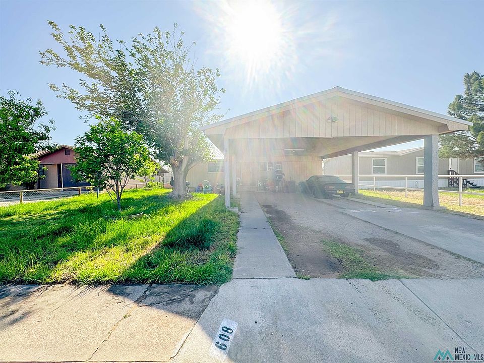 1st image of 608 S 4th St