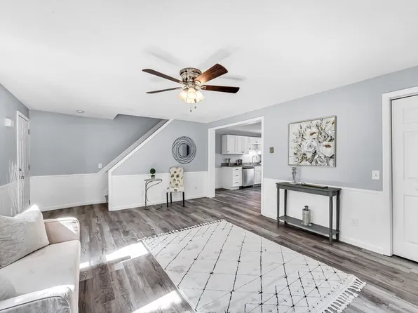 11 Broad St #11, Ware, MA 01082