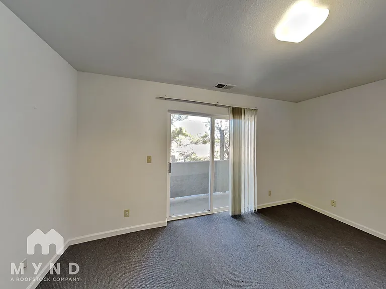 950 Berrum Ln #6 — Photo 7