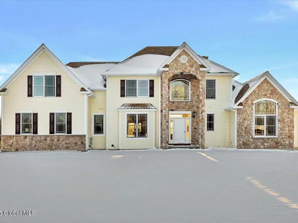 9093 hwy 66, Averill Park, NY 12018