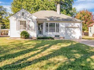 327 N Ridgewood Dr, Wichita, KS 67208