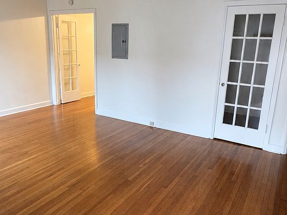 5th image of 2208 NE Multnomah St APT 5