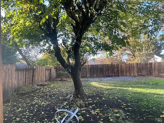 3rd image of 565 N Lydia Court