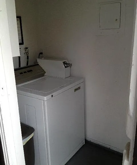 2299 Grove Ave — Photo 4