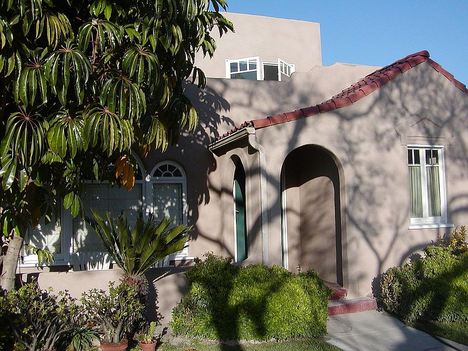 2nd image of 3632 California Ave