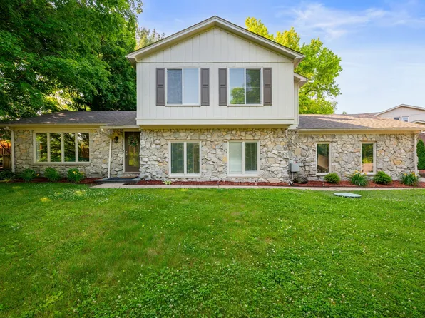 1031 Lancashire Ln, Pendleton, IN 46064