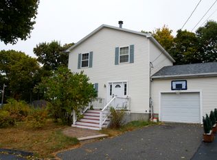 24 Ryan Pl, Swampscott, MA 01907
