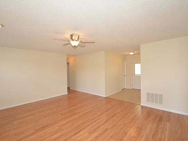 7394 Tassel Ct — Photo 4