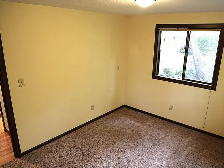 4725 NW Sonja Pl — Photo 7