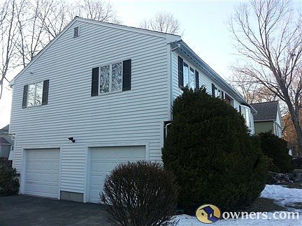 Split Family in lovely Stoneham