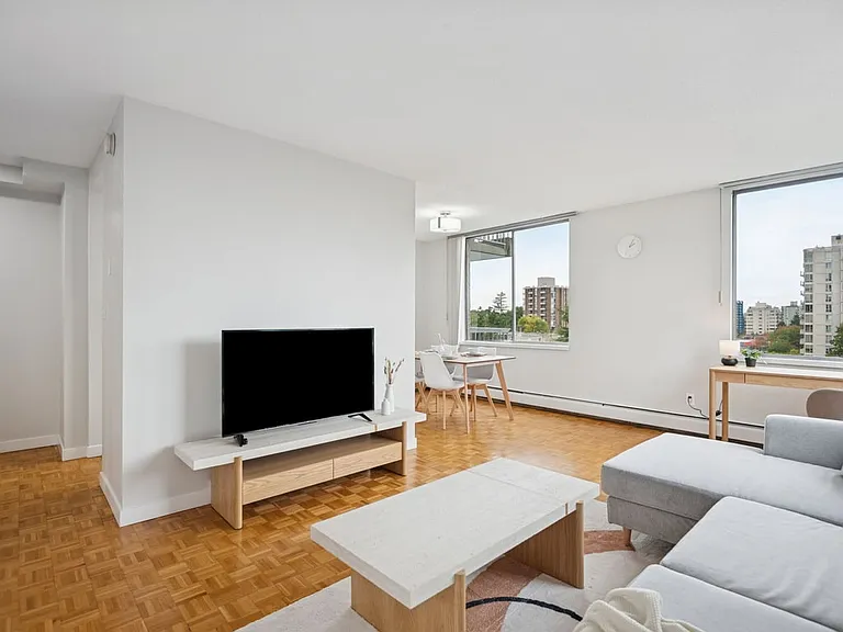 1305 W 12th Ave — Photo 71