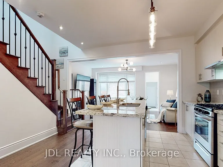 25 Applegate Dr — Photo 9