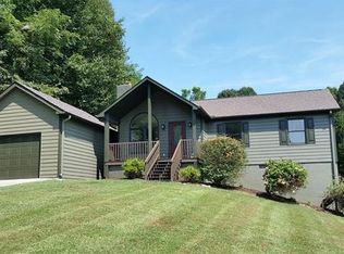 170 Indian Cave Park Rd, Hendersonville, NC 28739