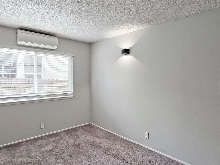 2109 W St #2 — Photo 19