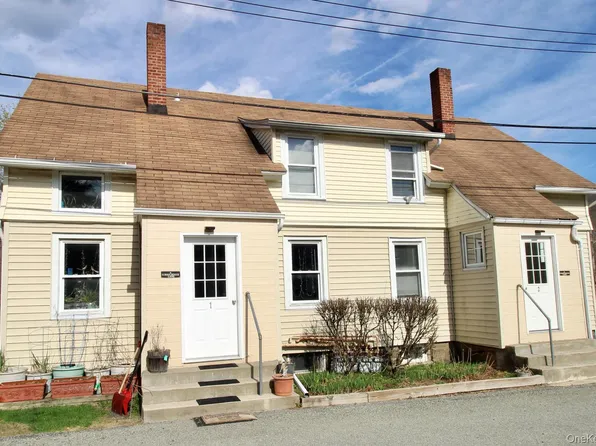 4 Schoolhouse Ln, Tuxedo Park, NY 10987