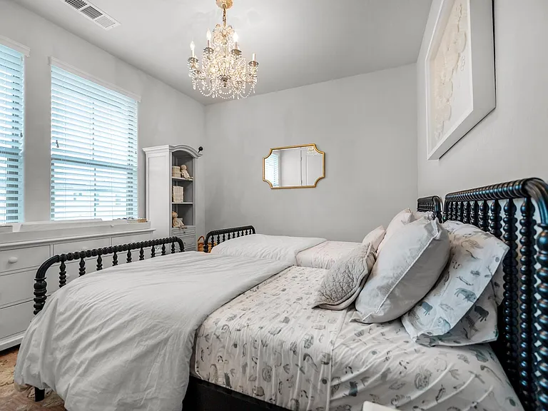 4411 S Ernest St — Photo 36