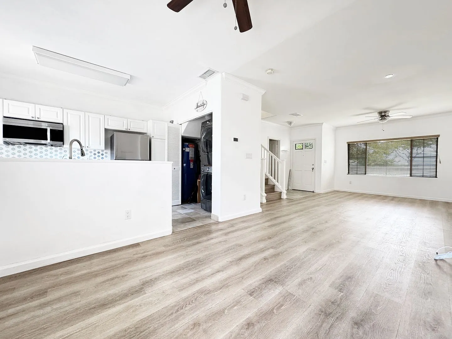 Pet Friendly Ewa Beach Townhouse with Central A/C — Photo 3
