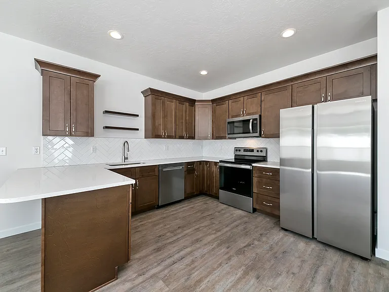 1326 N Meridian Rd — Photo 5