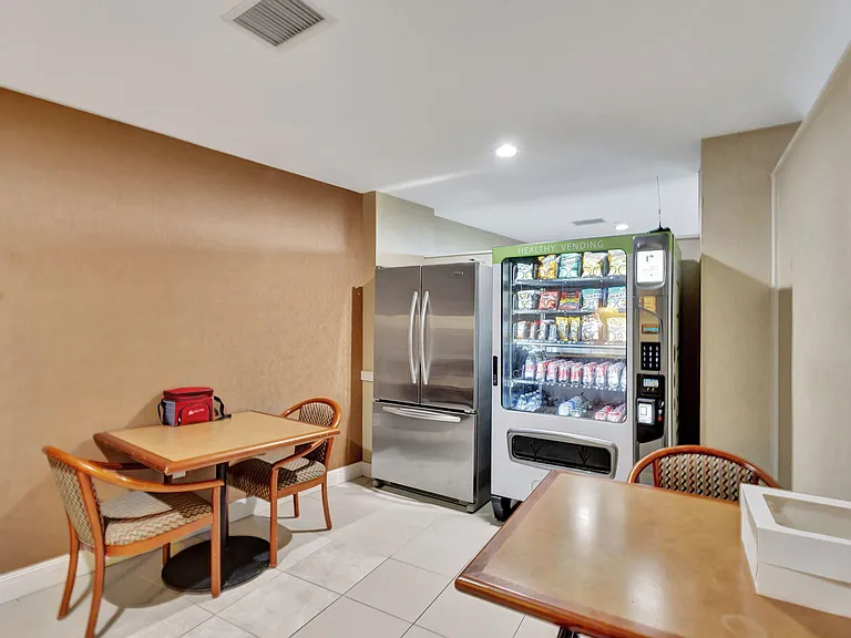 3000 N Ocean Dr — Photo 53