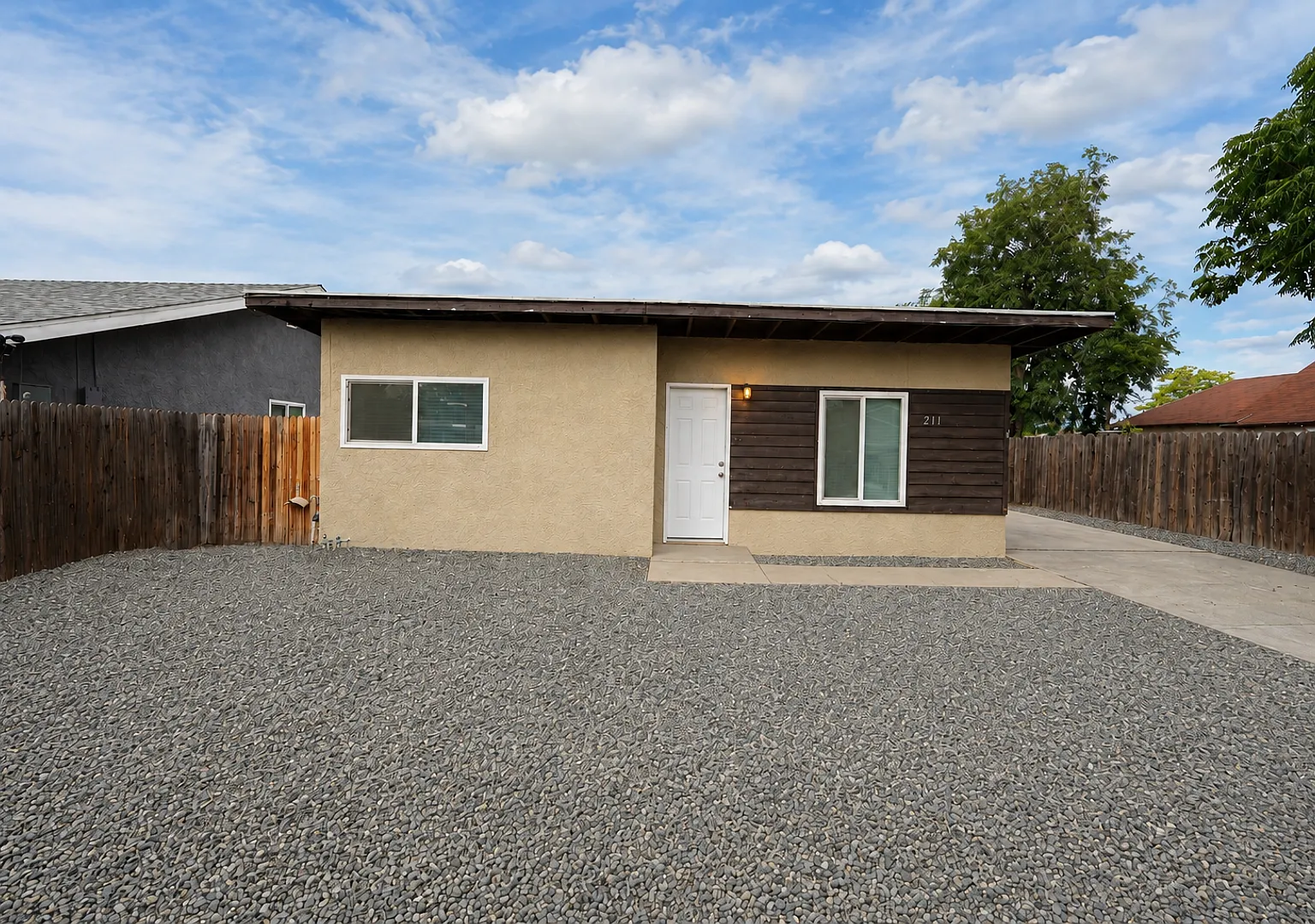 211 South Victoria Avenue — Photo 1