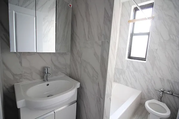 Rented by Nooklyn NYC LLC | media 45