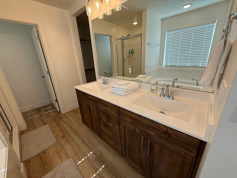 539 S Stewart Creek Cv #A — Photo 24