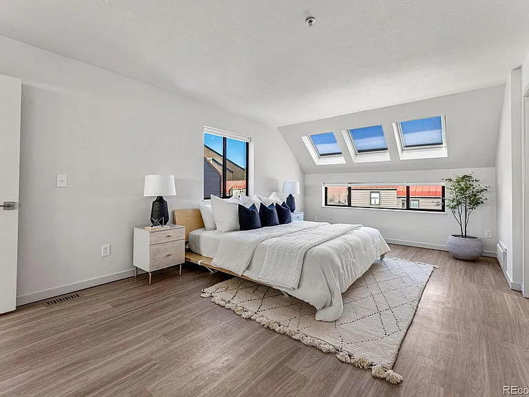 824 Walnut St #E — Photo 7