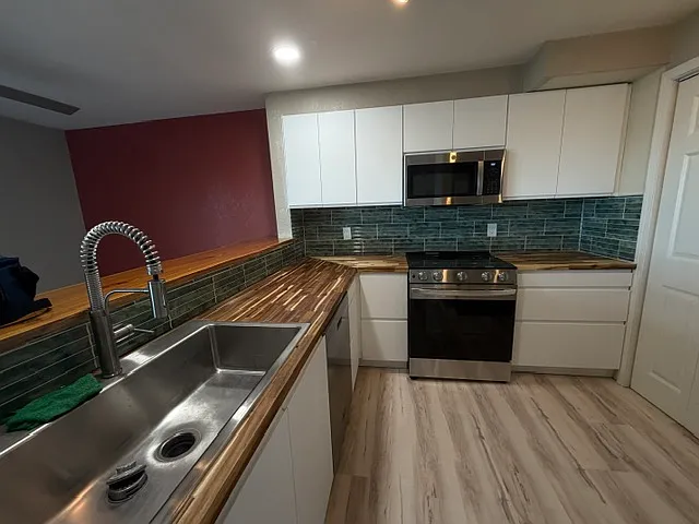 1700 W Sunn Fjord Ln — Photo 3