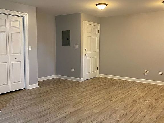 5th image of 10425-37 S Longwood Ln #10425-13