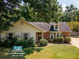 212 Amanda Ln, Prattville, AL 36066