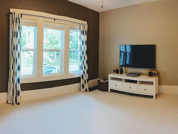 4th image of 125 Diamond Ave SE #1
