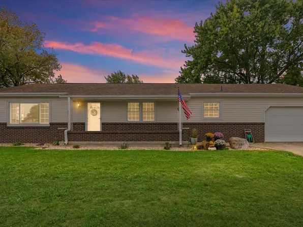 407 E Church St, Royal, IL 61871