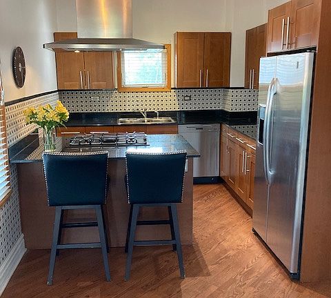 3rd image of 3022 N Clifton Ave Floor 3