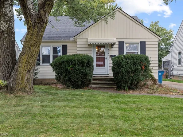 2831 Garfield Blvd, Lorain, OH 44052