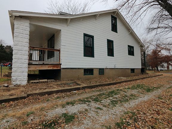 5th image of 2431 Hord Ave