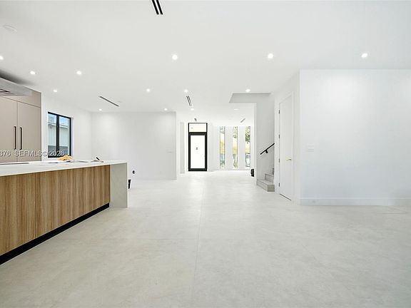 4th image of 3545 Florida Ave