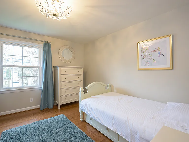 407 Russell Rd — Photo 36