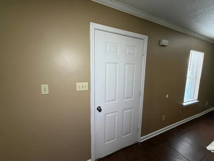 4 bed, 2.5 bath, 2040 sqft, $1,850 — Photo 2